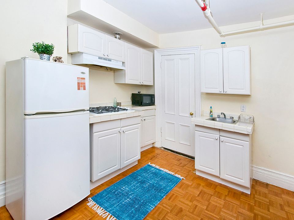 2nd image of 320 Lexington Ave #5E