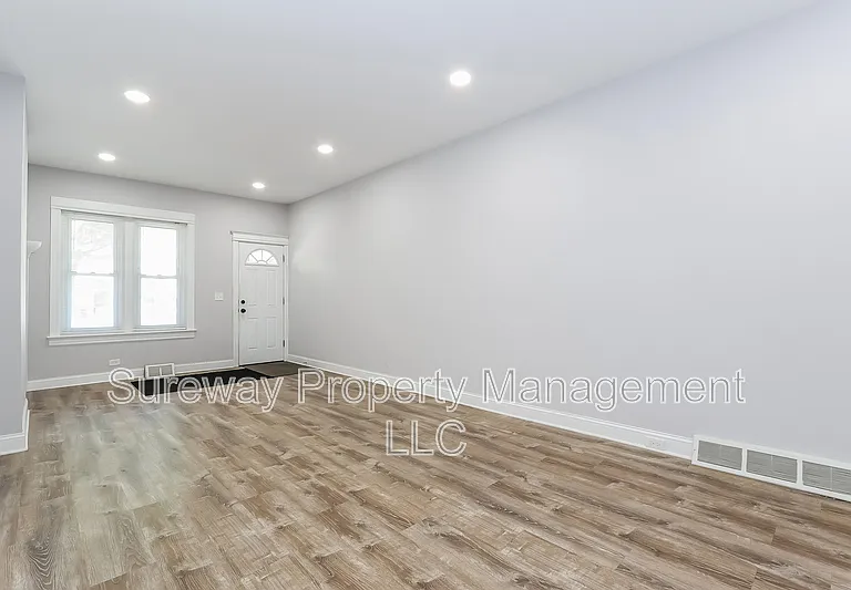 313 Home Ave — Photo 4