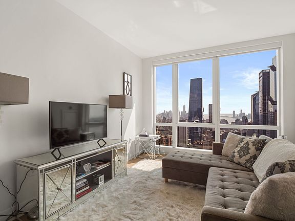 3rd image of 460 W 42nd St APT 55F