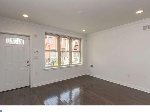 3rd image of 1214 S Bonsall St