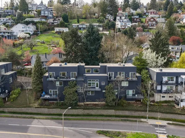 7442 S Virginia Ave APT B, Portland, OR 97219