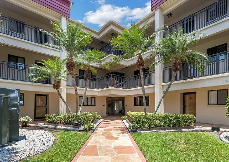 868 Bayway Blvd #312
