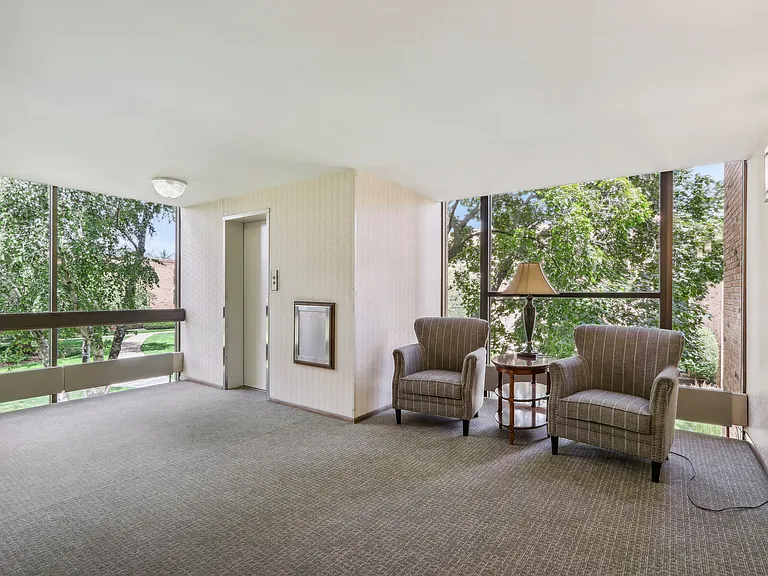 Serafino Square Luxury Apartments — Photo 16