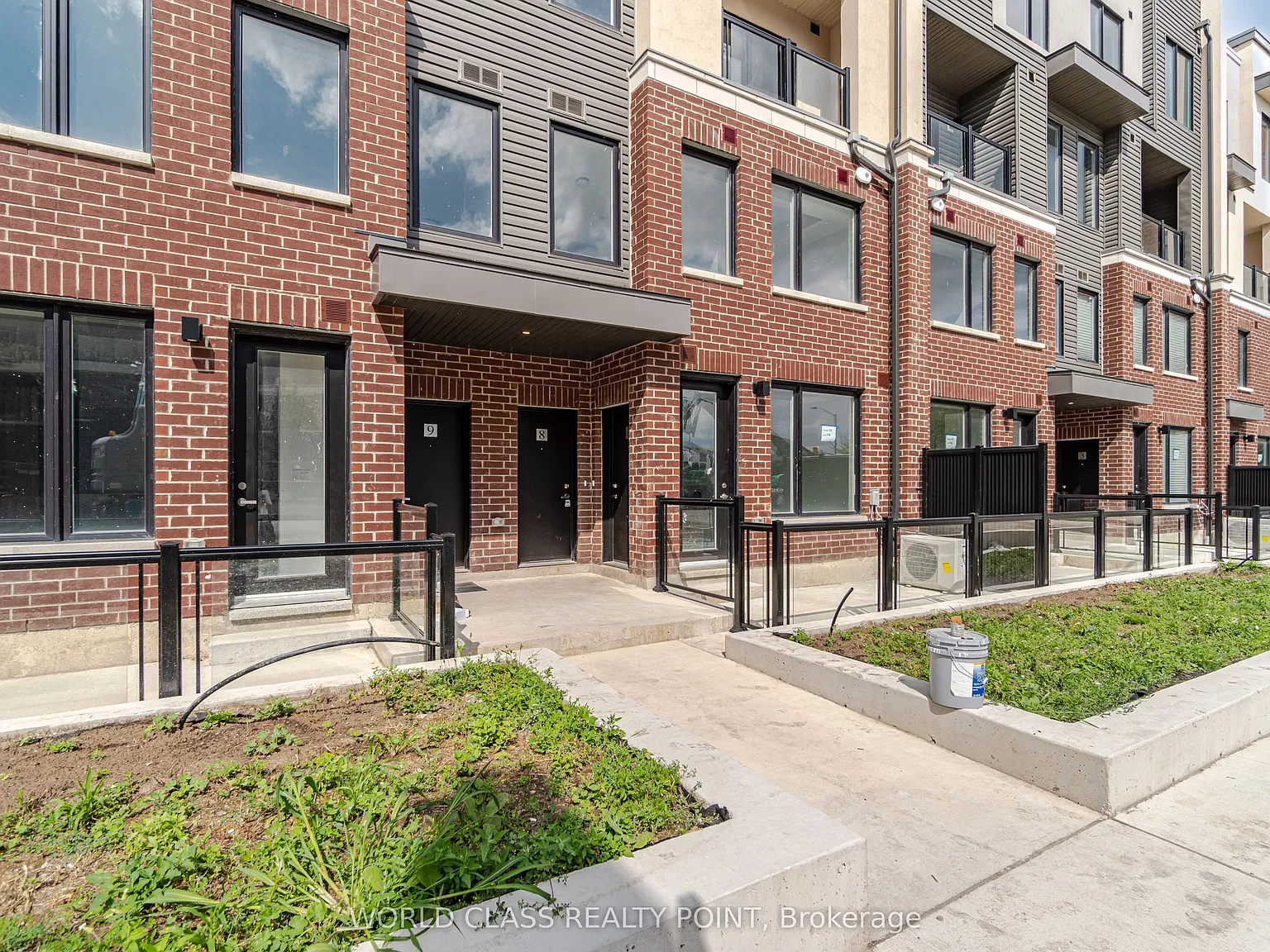 2 bed, $2,795 — Photo 1