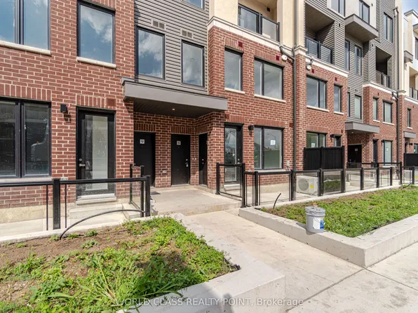 3405 Ridgeway Dr #8, Mississauga, ON L5L 0B9