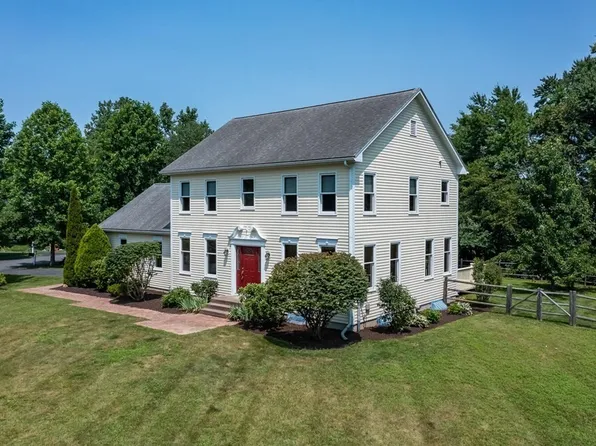 26 Hop Brook Rd, Amherst, MA 01002