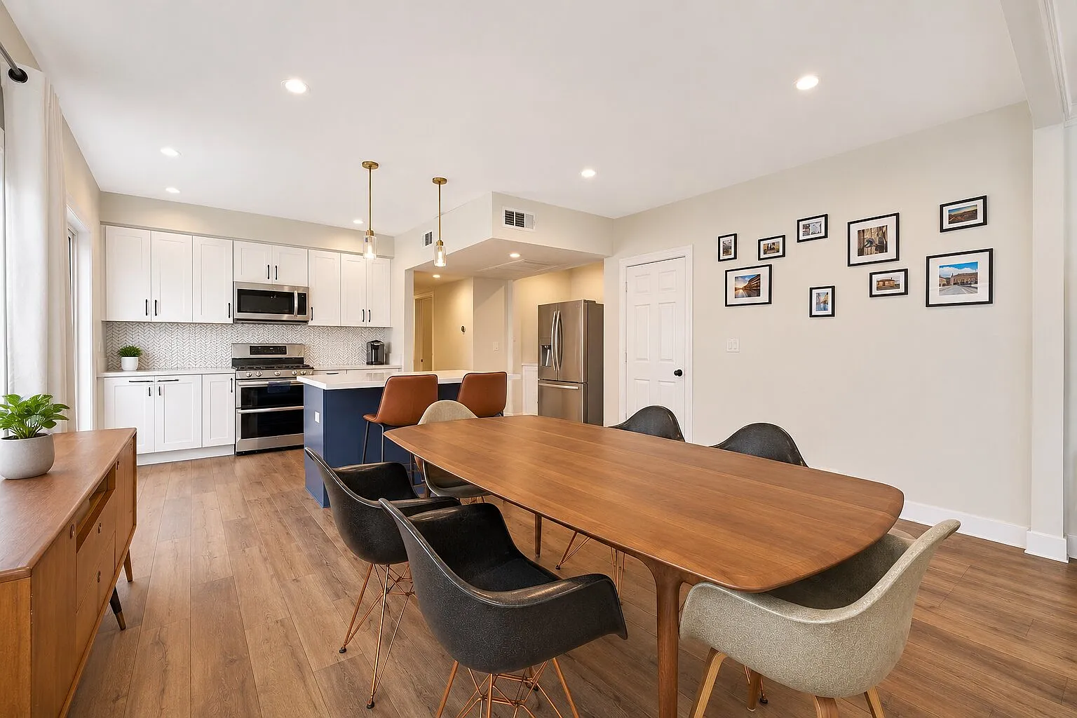 2 bed, 1300 sqft, $2,900 — Photo 3