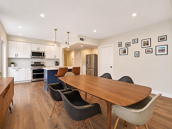 3rd image of 1404 S Van Ness Ave #1404