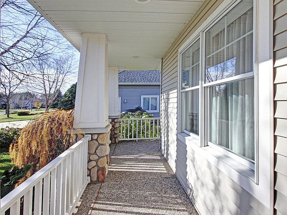 4th image of 2998 Jamesway Ave