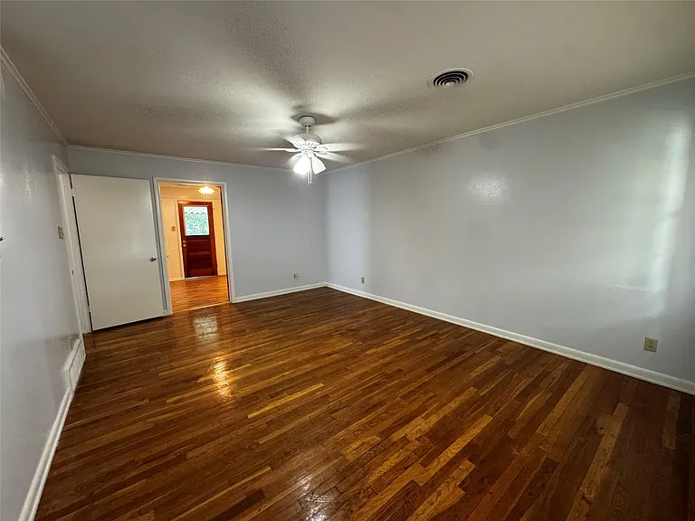 2928 College Cir — Photo 8