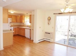 25 Harris Driftway St APT 5, Cranston, RI 02920