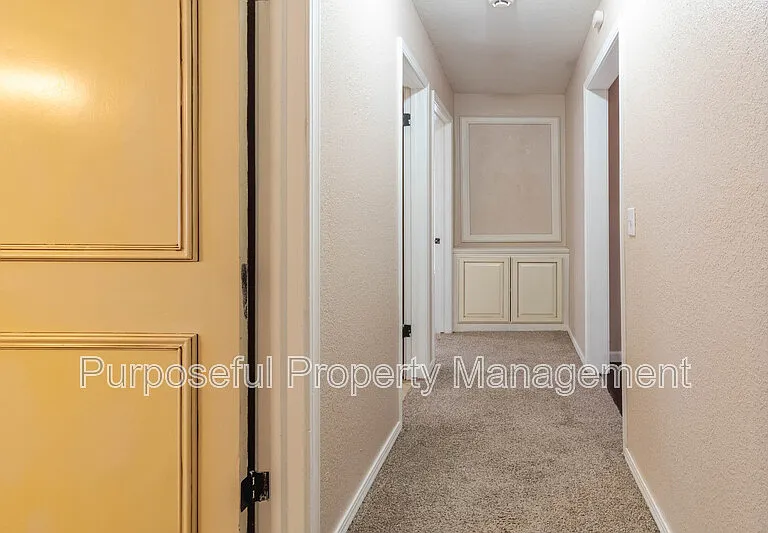 9204 Aaron Dr — Photo 18