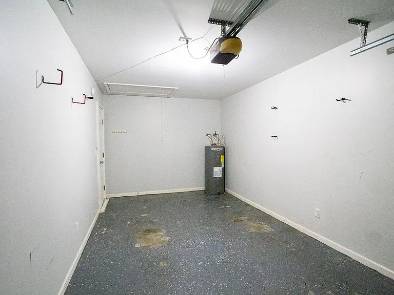 157 Hayesbury Ct — Photo 33
