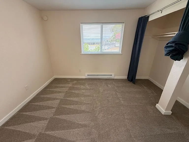 3208 Hoyt AVE Everett, WA 98021 — Photo 7
