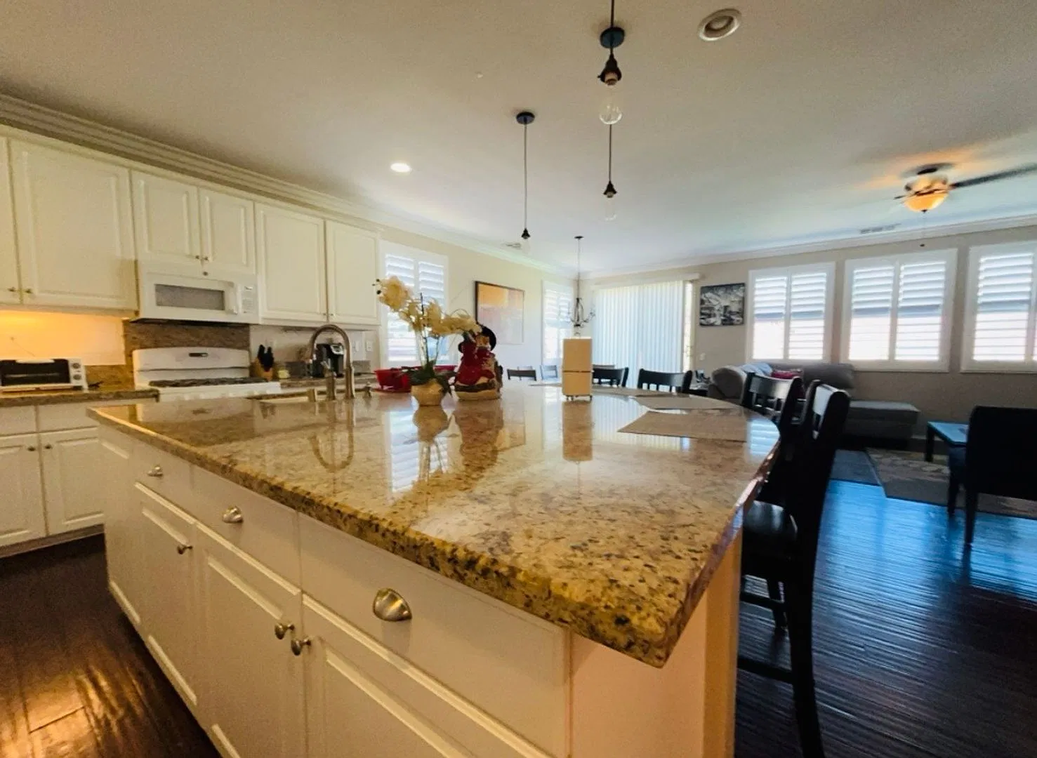 Beautiful Beaumont Home Available Now!! — Photo 4