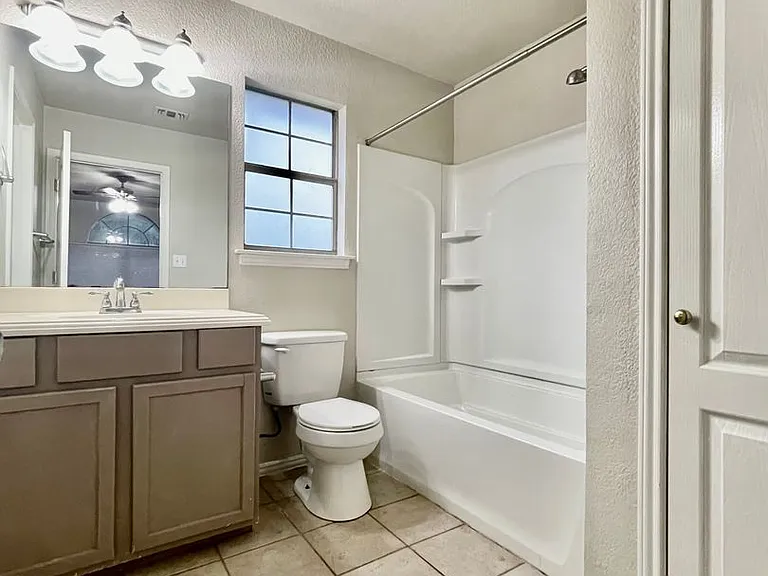 1825 Pearce Ct — Photo 10