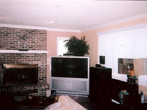 4th image of 4954 Innsbruck Dr