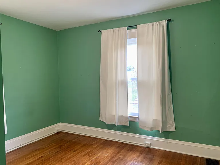 916 Pine Rd — Photo 15
