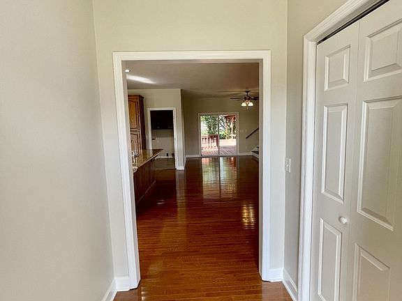 4th image of 40 Harding Rd