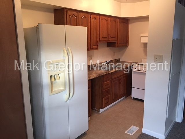 2nd image of 322 Kenbrook Dr APT 3