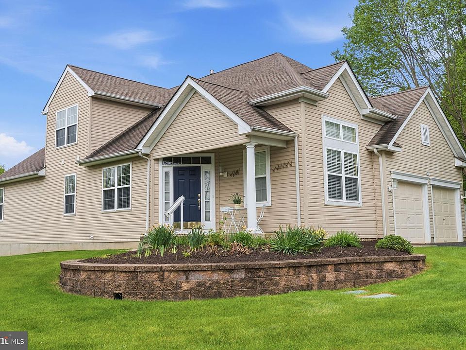 1st image of 35 Zinnia Way