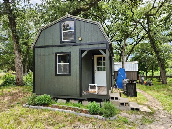 1155 Oaks Dr, Caldwell, TX 77836