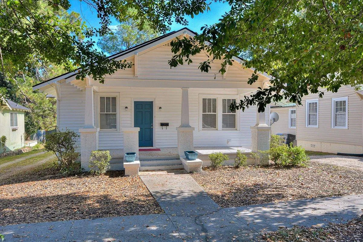 1304 Wilson St — Photo 2
