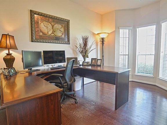 3rd image of 4705 La Escalona Dr