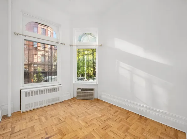 62 West 87th Street image 1 of 5