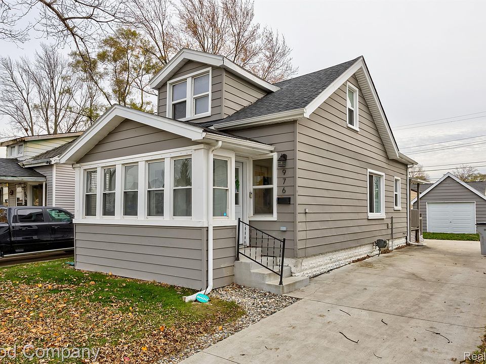 1st image of 976 E Coy Ave