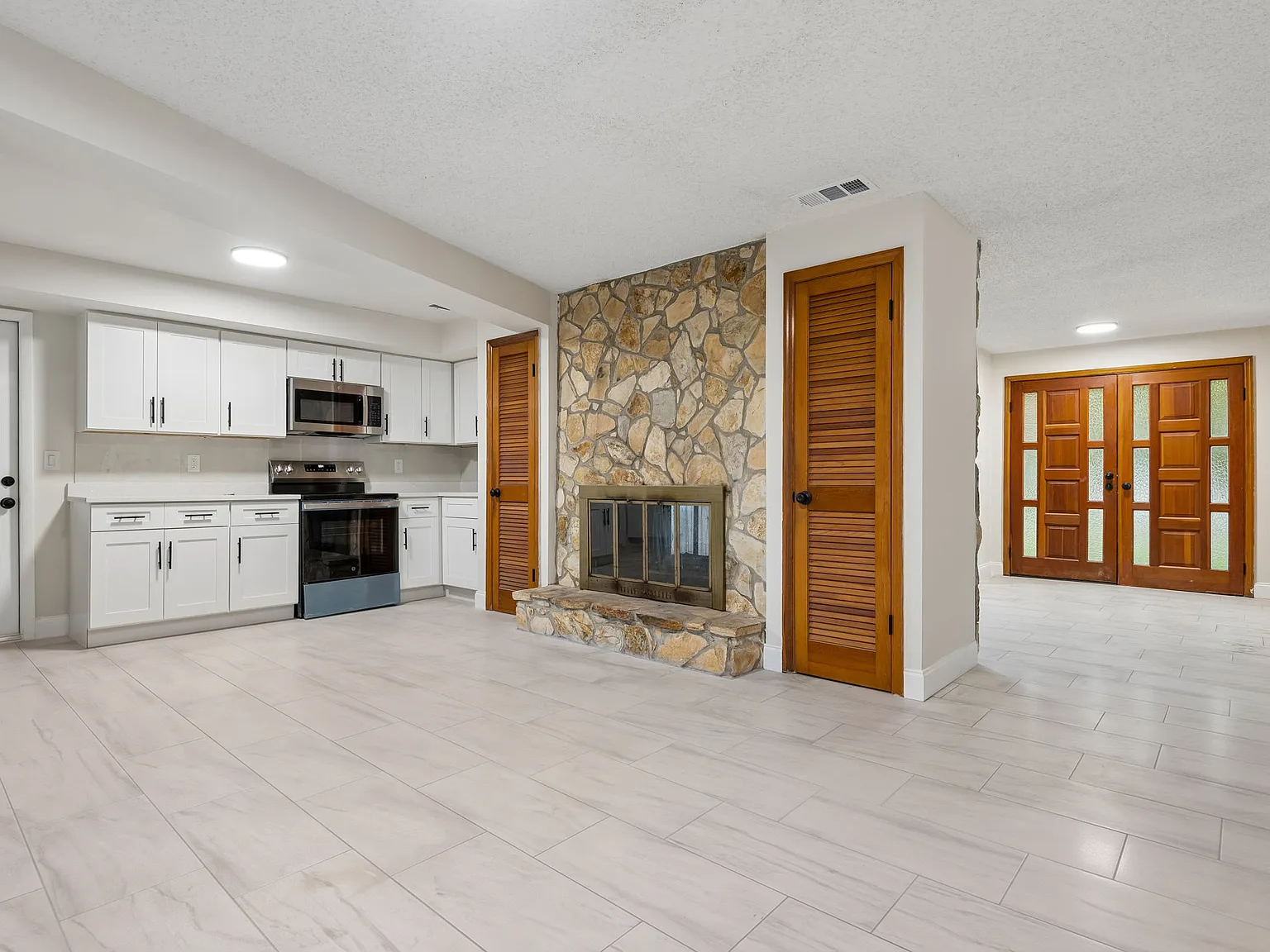 3 bed, 1510 sqft, $2,300 — Photo 2
