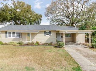 416 W Saint Paul St, Abbeville, LA 70510