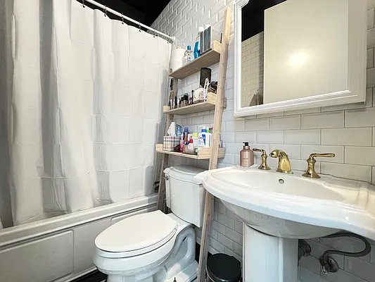 Rented by Native Real Estate LLC | media 10