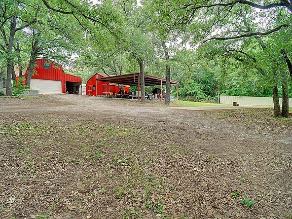 2nd image of 826 Gail Dr