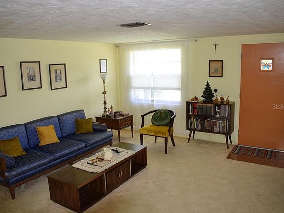 3rd image of 3352 Truman Dr