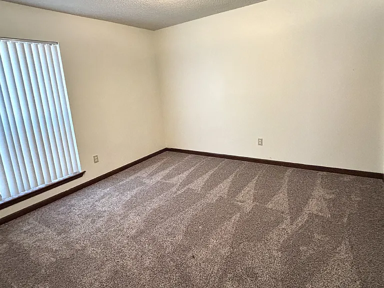 337 Lewis St #F — Photo 17