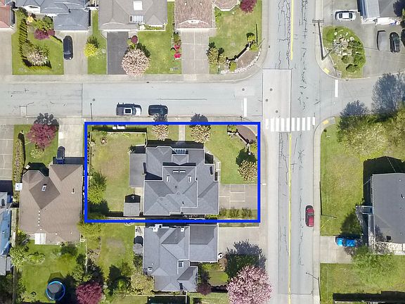 2nd image of 1888 Walnut Cres