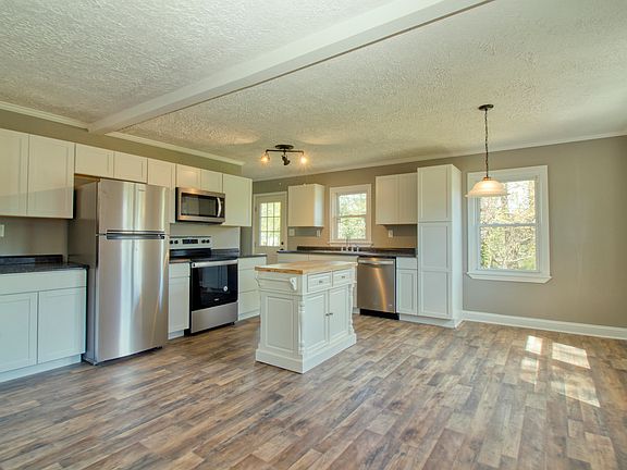 3rd image of 1400 Holston Dr #0