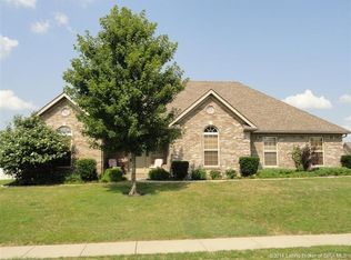 5521 Buckthorne Dr, Jeffersonville, IN 47130