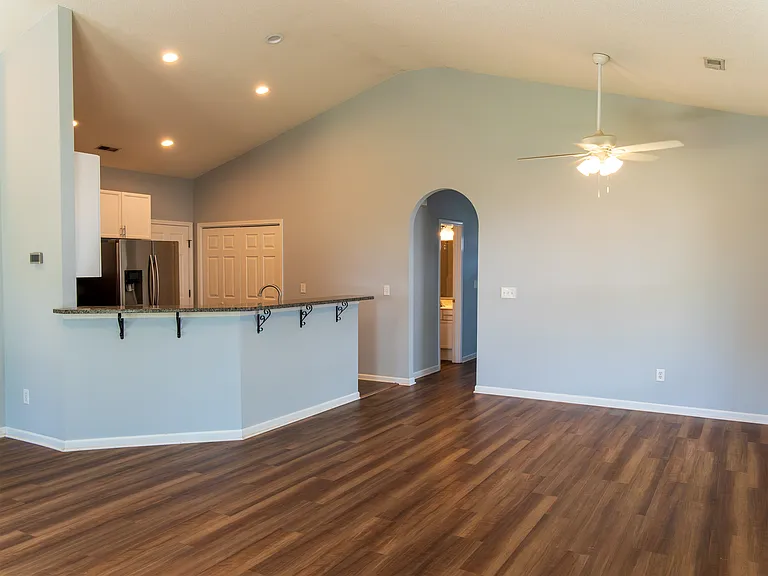 2117 Heathwood Dr — Photo 9
