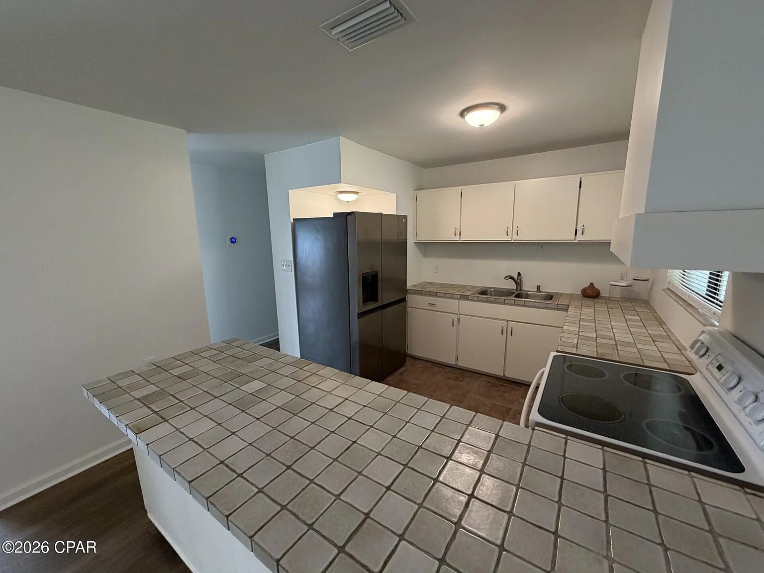 3 bed, 2018 sqft, $1,850 — Photo 4