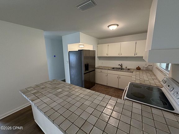 4th image of 1107 Yale Ave
