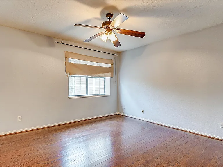 7350 Kirby Dr #5 — Photo 8