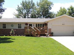 1813 Meadowlark Ln, Emporia, KS 66801