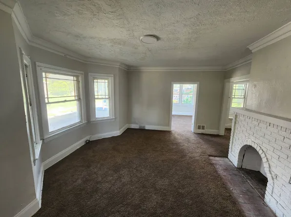 974 Eddy Rd, Cleveland, OH 44108