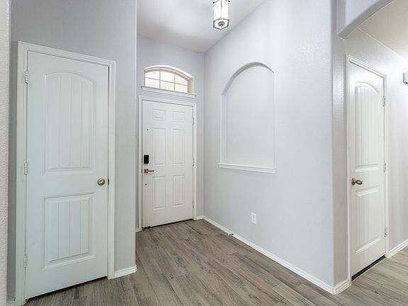 4th image of 1041 N Churchill Dr