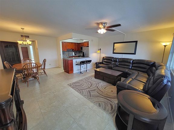 2nd image of 3015 Berkshire A #3015
