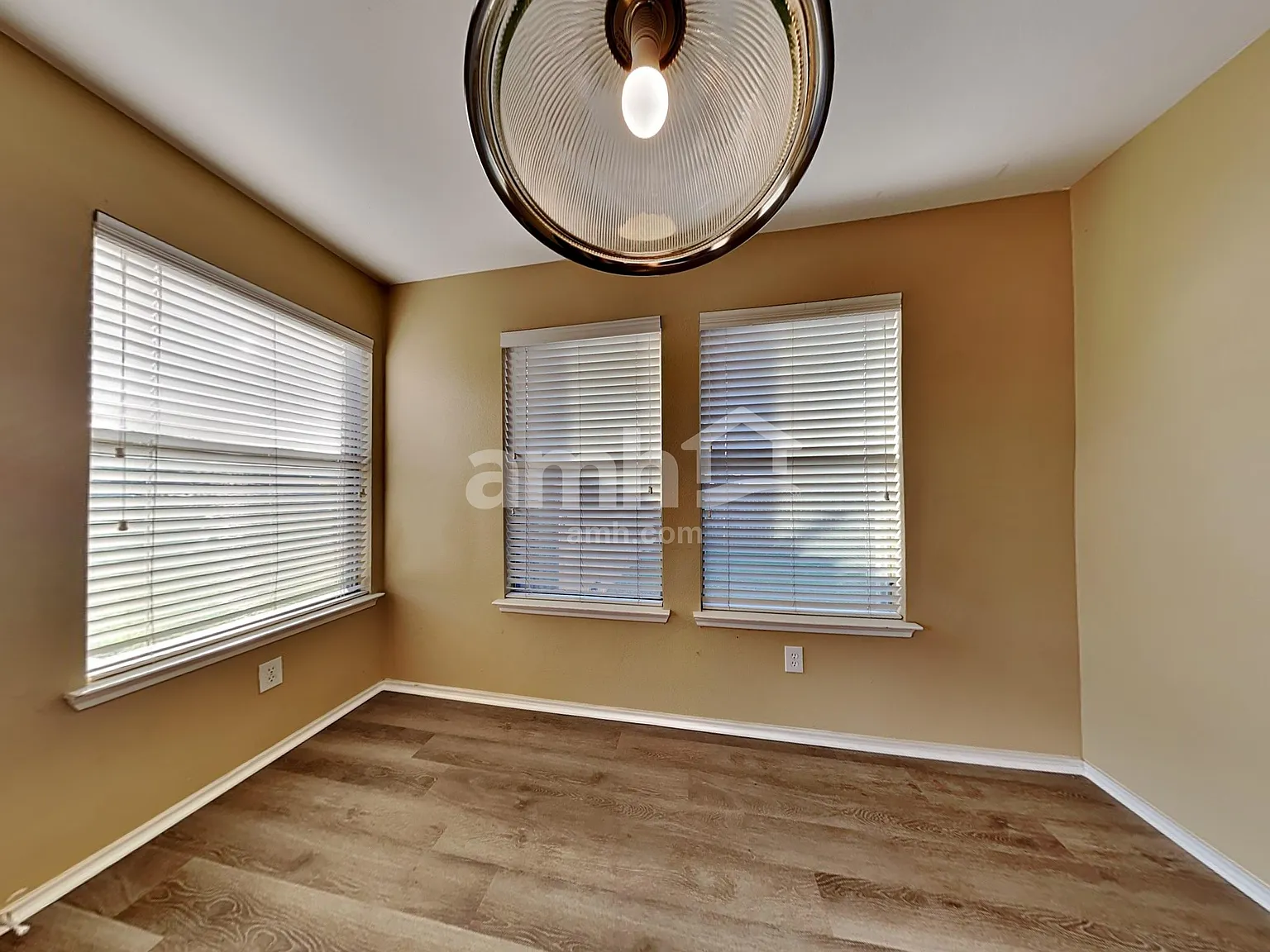 4 bed, 3.0 bath, 3075 sqft, $2,810 — Photo 4