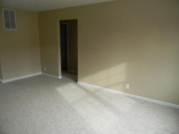 2nd image of 443 S Clay Ave APT B