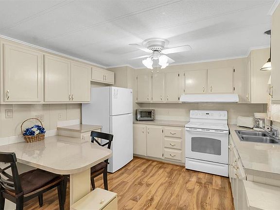 3rd image of 7319 Osage Dr